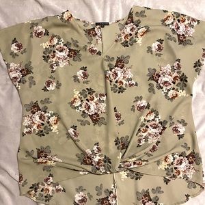 Short sleeve floral shirt
